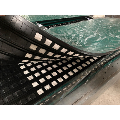 Retardamento de borracha de Dimple Ceramic Tile Embedded In para a largura da polia 500mm do transporte