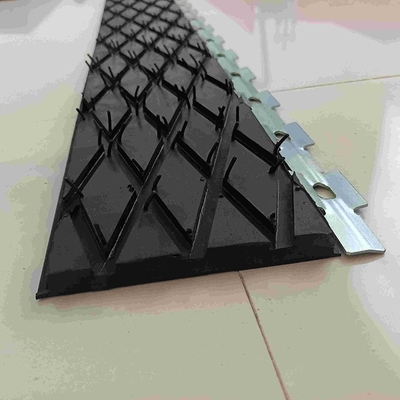 Corrediça em Diamond Groove Rubber Lagging Sheet para o rolo do transporte