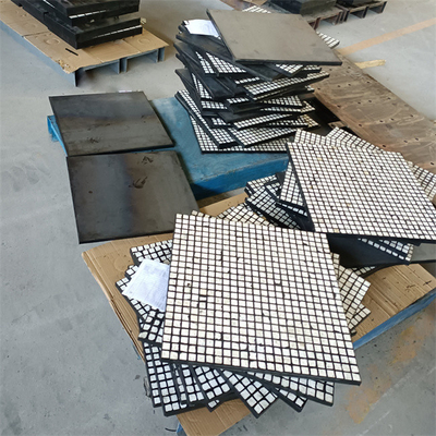 Retangular encantar o forro composto de borracha cerâmico dos azulejos altos da alumina