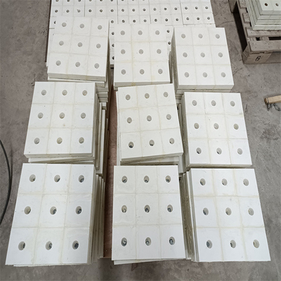 Forros altos resistentes da rampa de transporte dos azulejos 300x300 da alumina da abrasão